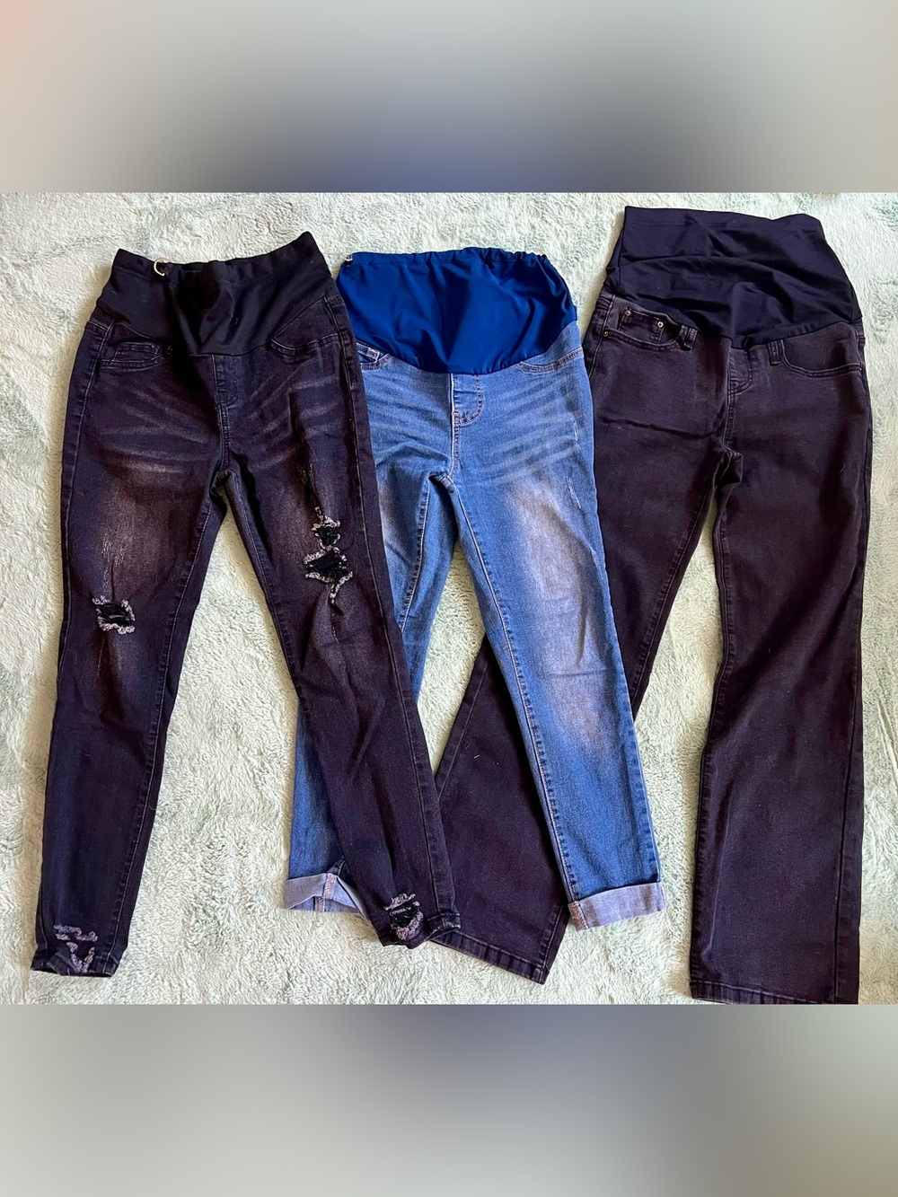 Lot of 3 Maternity Stretch Jeans - Blue and Black